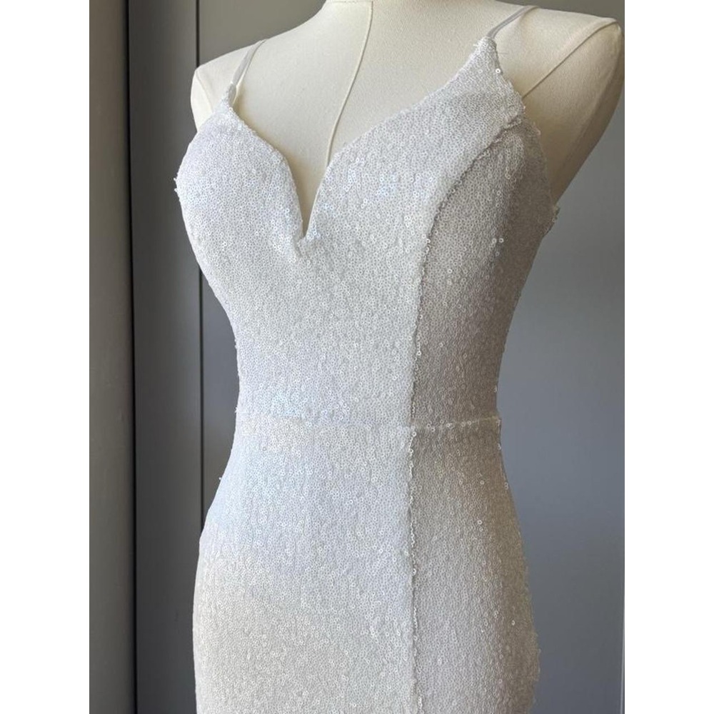 B. Smart Women's White Sequin Dress Size 1/2 Slim Formal Bridal Front Slit